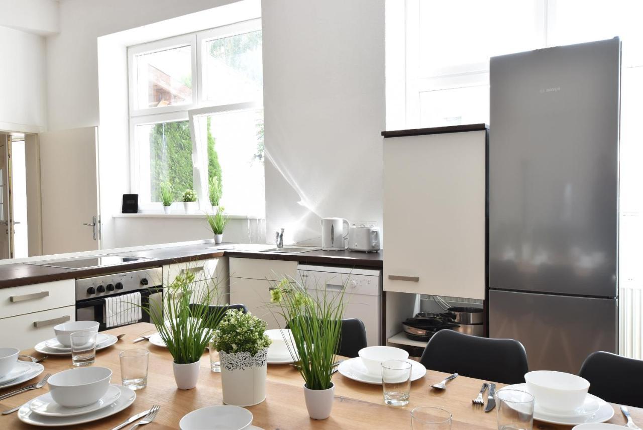 Riesiges Zentrales Apartment Mit Parkplatz Innsbruck Exterior photo