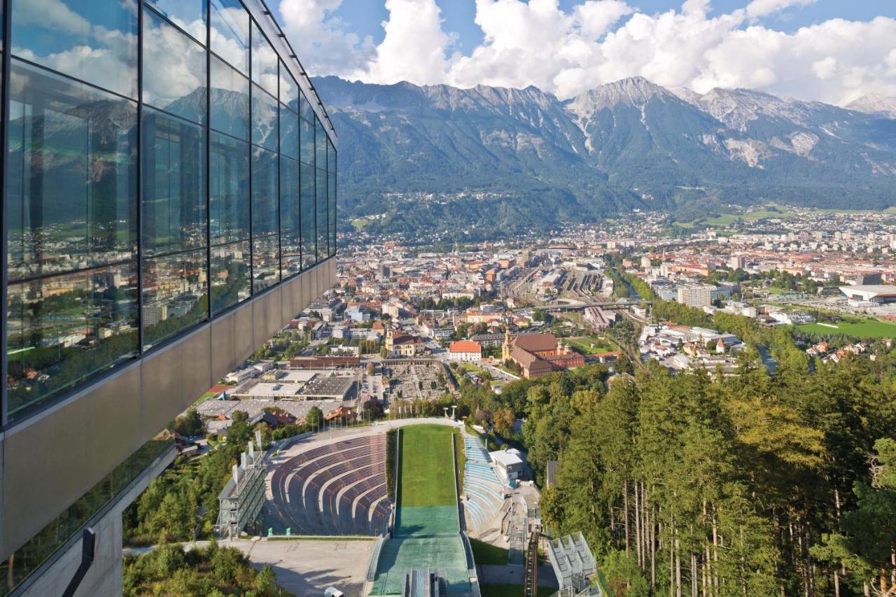 Riesiges Zentrales Apartment Mit Parkplatz Innsbruck Exterior photo