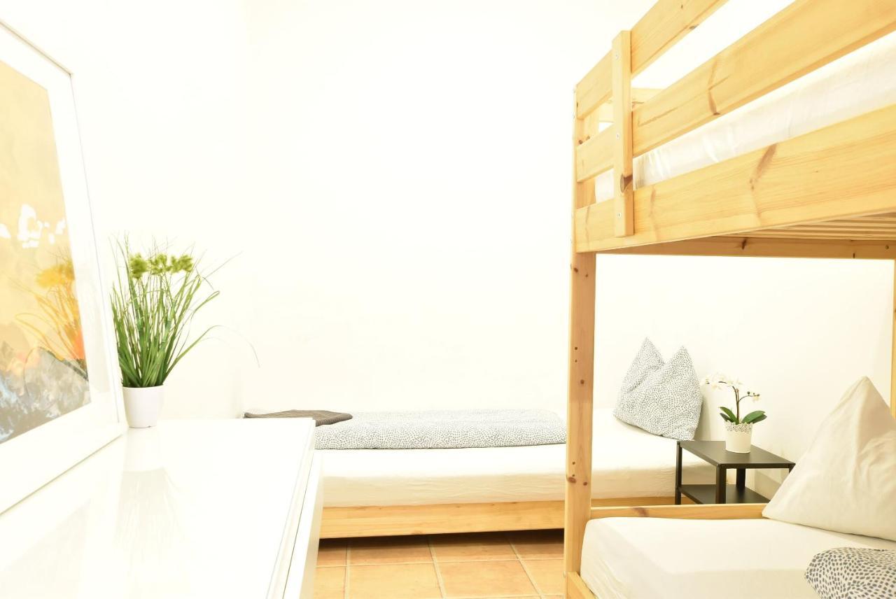 Riesiges Zentrales Apartment Mit Parkplatz Innsbruck Exterior photo